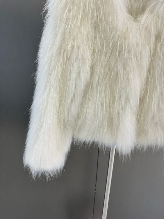 Fur coat of fox fur фото 3