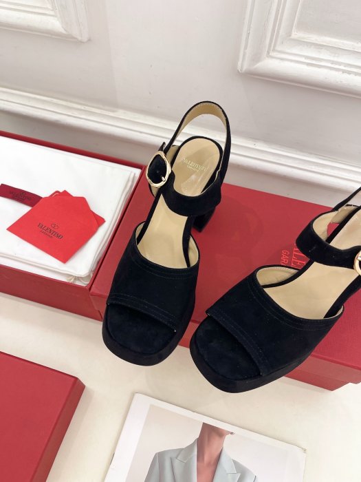 Босоножки фото 6