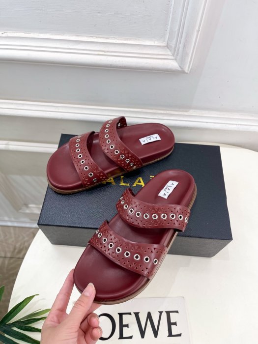 Шлепанцы женские фото 3