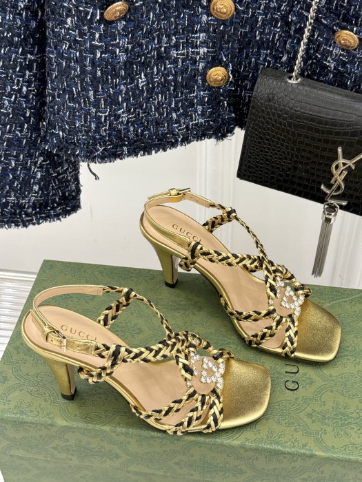 Босоножки фото 3