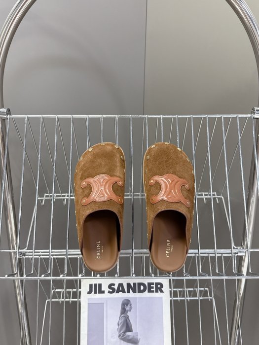 Шлепанцы женские фото 6