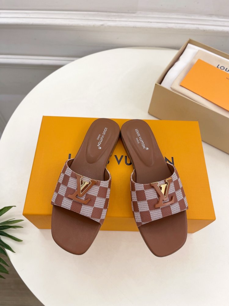 Шлепанцы женские