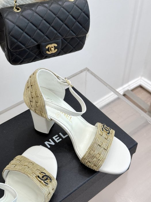 Босоножки фото 5