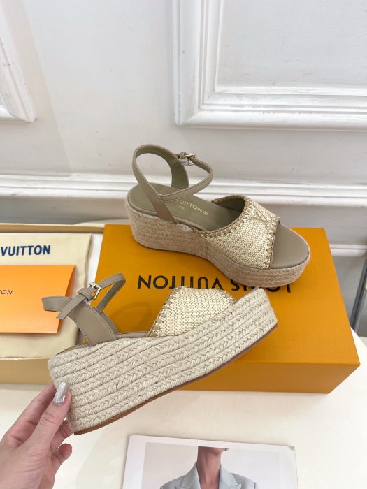 Босоножки фото 4