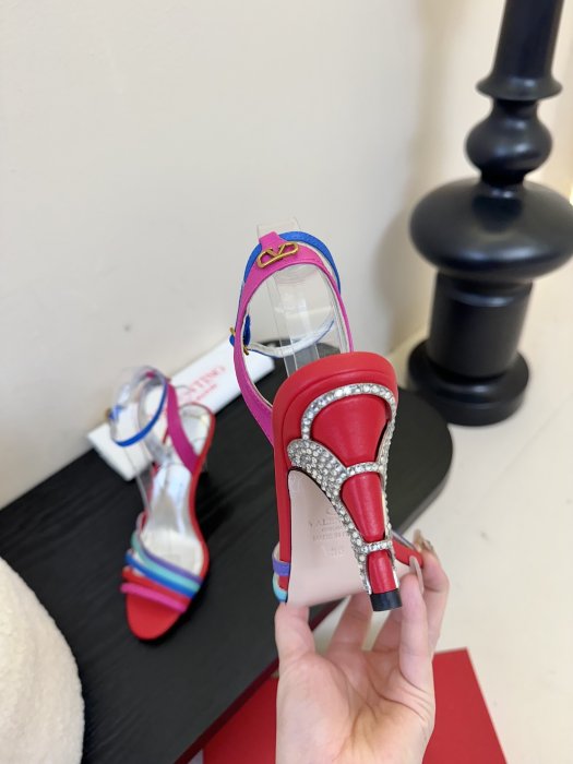 Босоножки фото 7