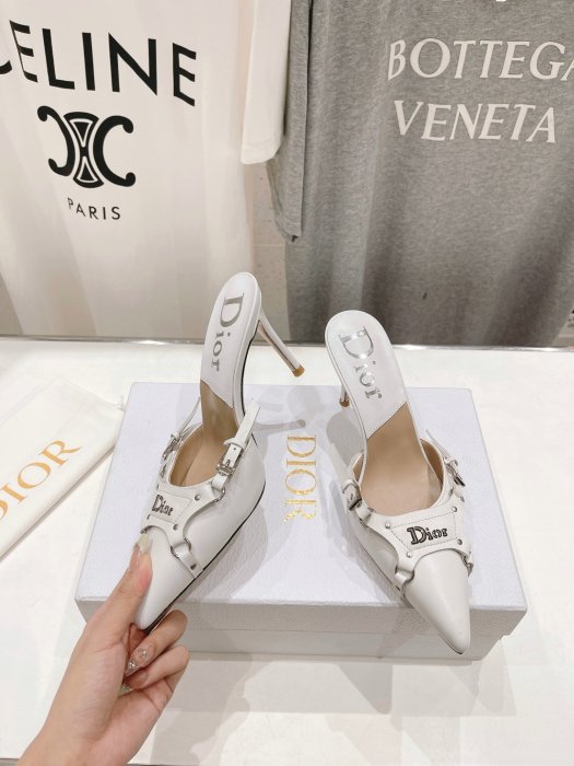 Босоножки фото 2