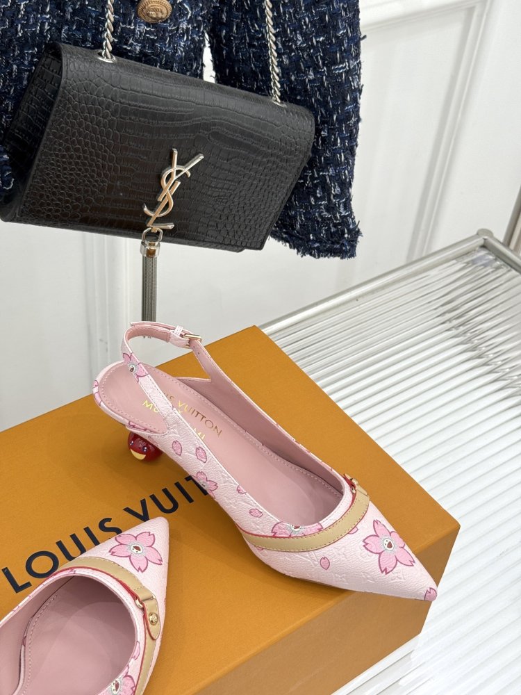 Босоножки фото 5