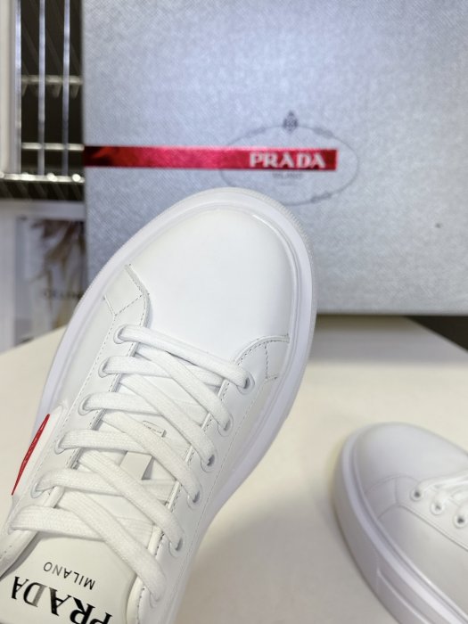 Кроссовки женские фото 7