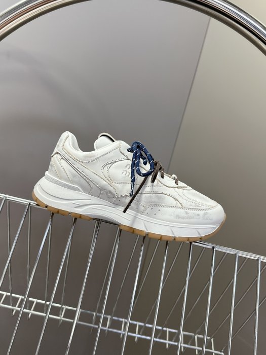 Кроссовки женские фото 5