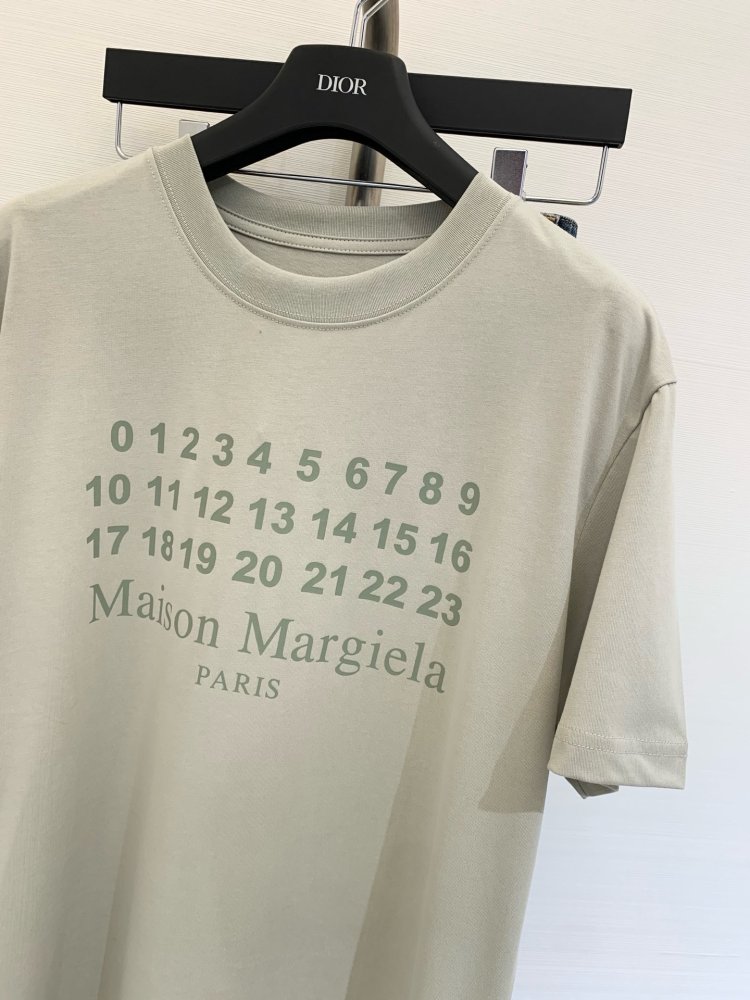 Футболка жіноча фото 4