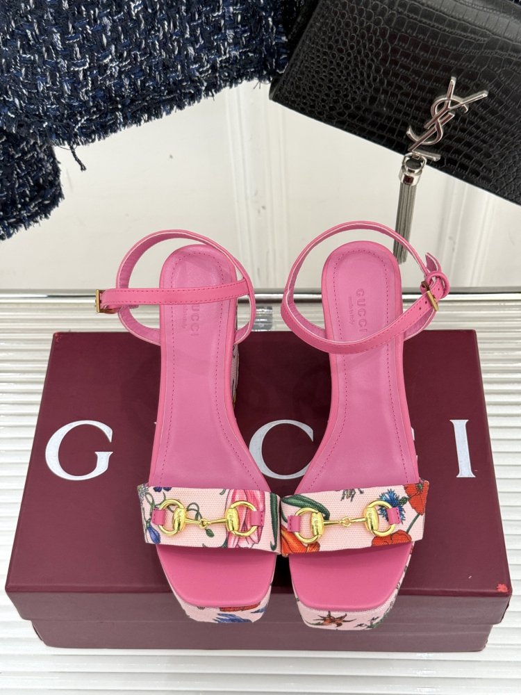 Босоножки фото 4