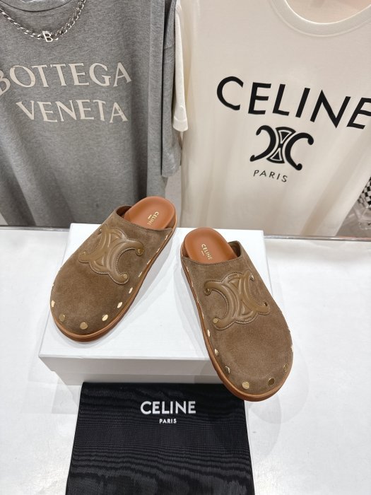 Шлепанцы женские фото 2