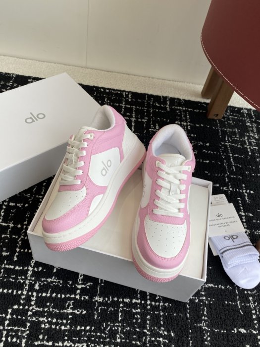 Кроссовки женские фото 5