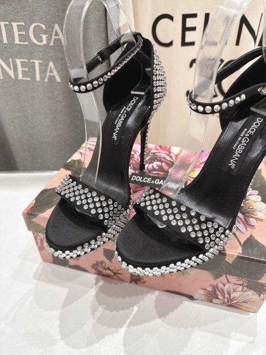 Босоножки фото 7