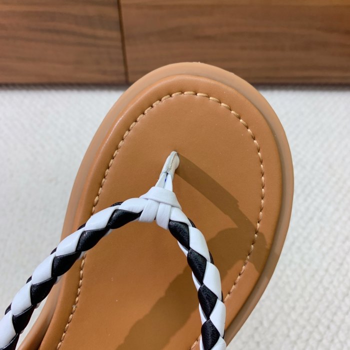 Сандалі жіночі фото 6