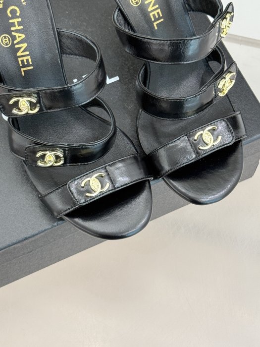 Босоножки фото 7