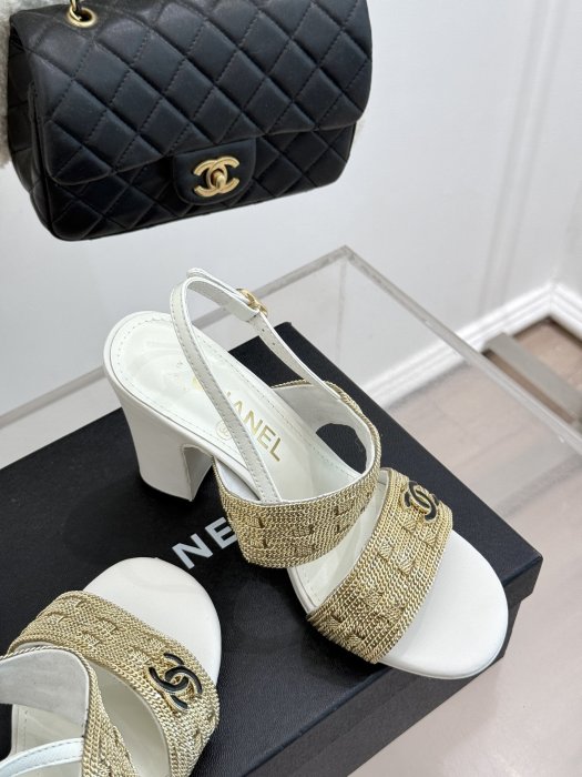 Босоножки фото 5