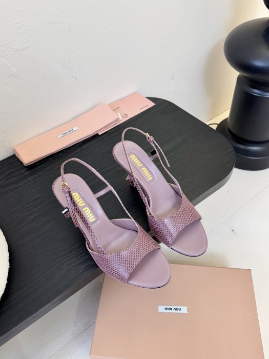 Босоножки фото 2