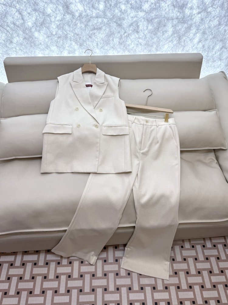 Костюм жіночий фото 3