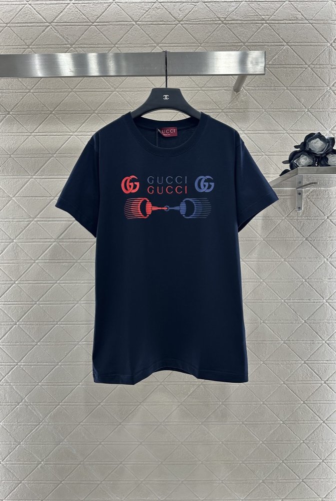 Футболка жіноча