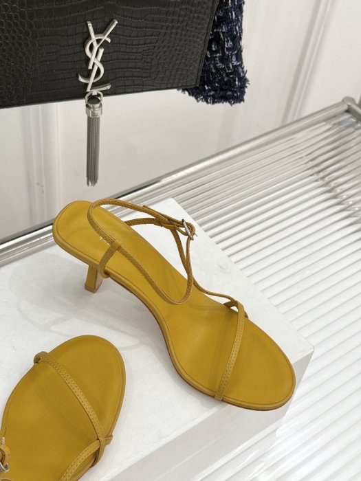 Босоножки фото 5