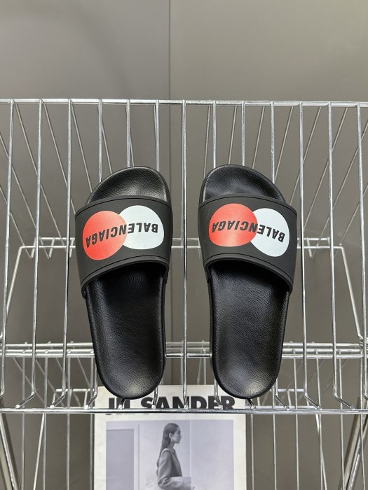 Шлепанцы фото 6