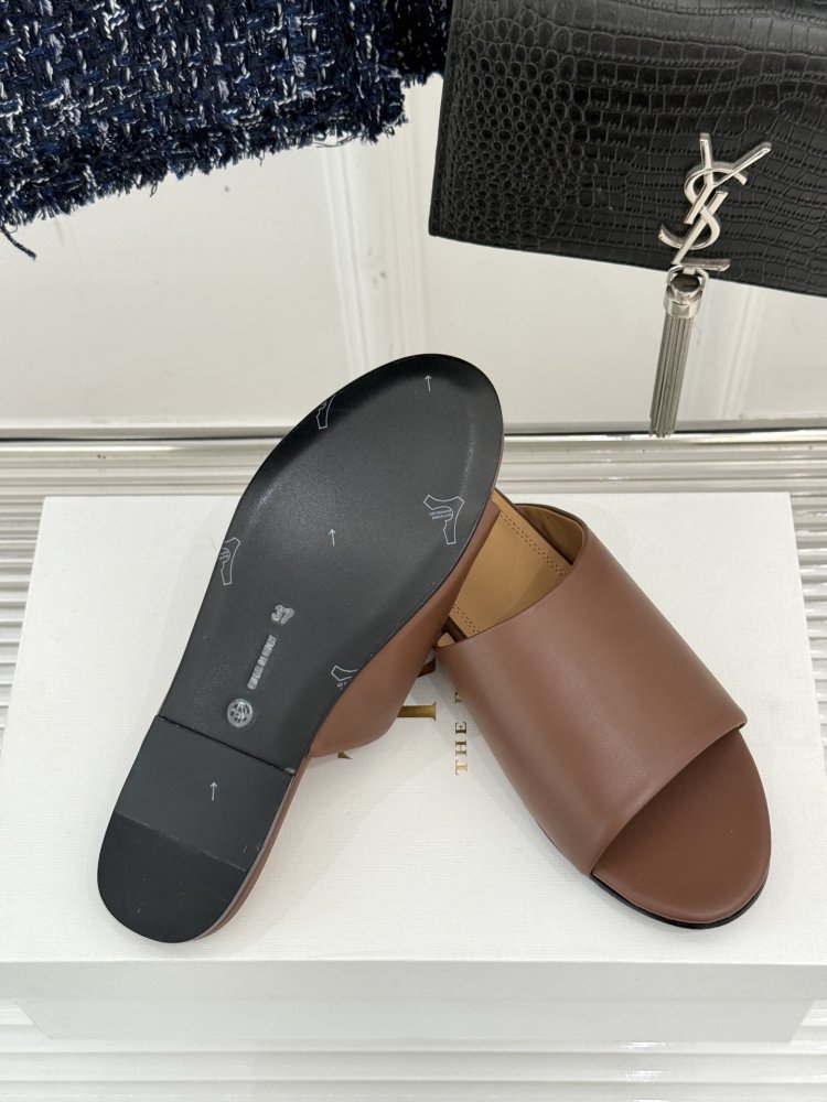 Шлепанцы женские фото 9