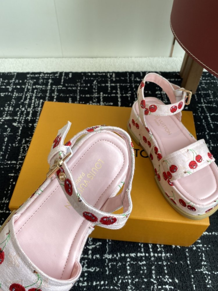 Сандалии женские фото 8