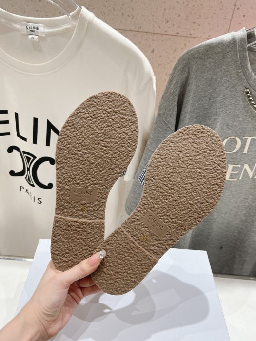 Шлепанцы женские фото 9