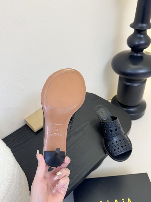 Босоножки фото 9