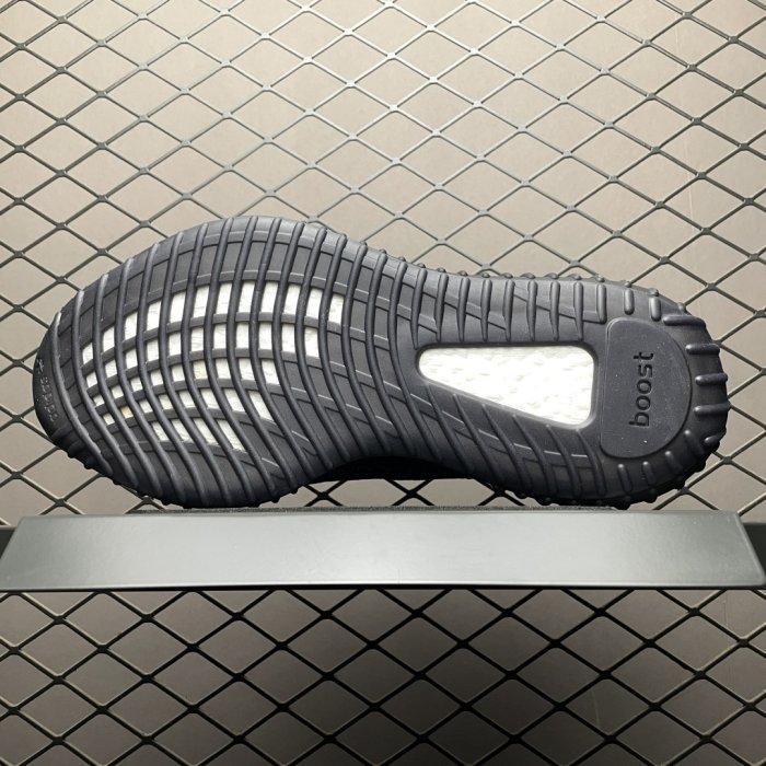 Кроссовки Yeezy Boost 350V2 фото 5