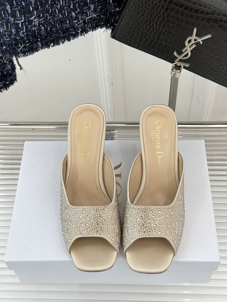 Босоножки фото 4