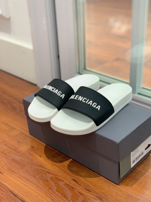 Шлепанцы фото 5