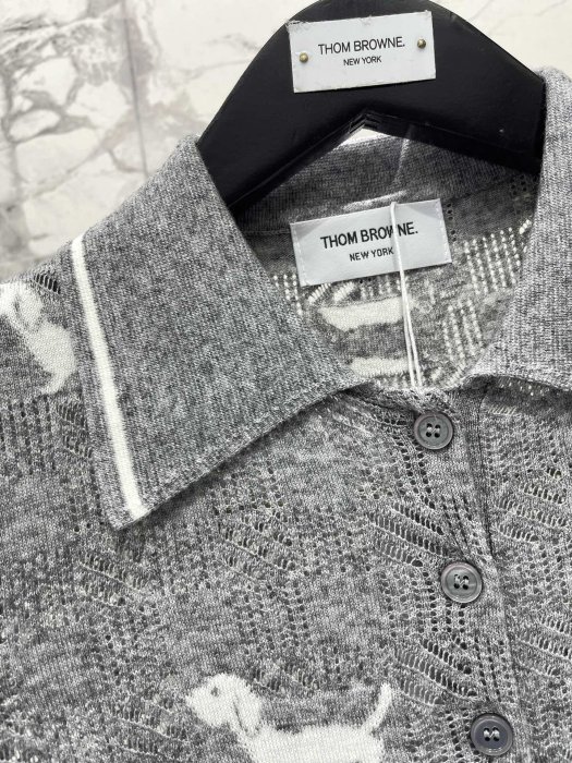 T-shirt women's фото 4