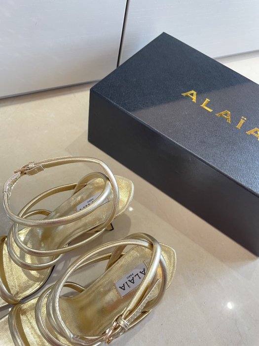 Босоножки фото 6