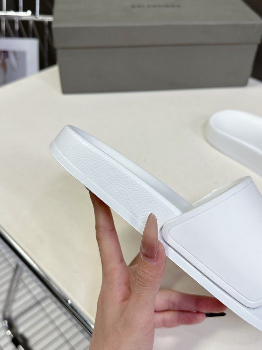 Шлепанцы фото 9