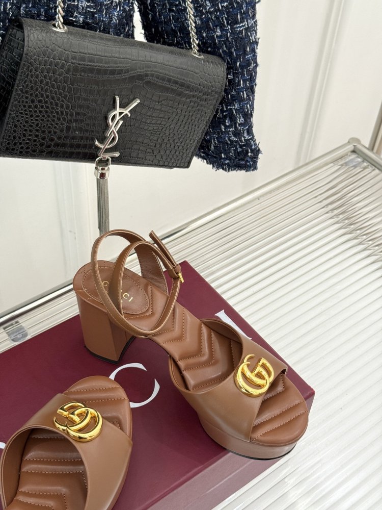 Босоножки фото 5