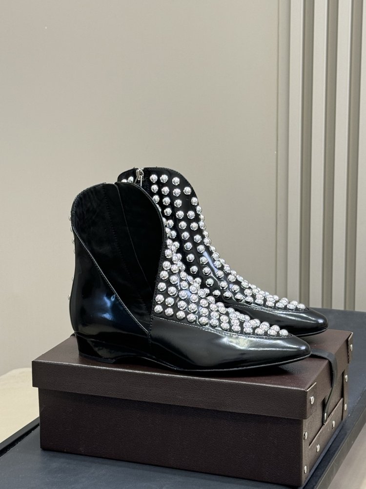 Черевики жіночі