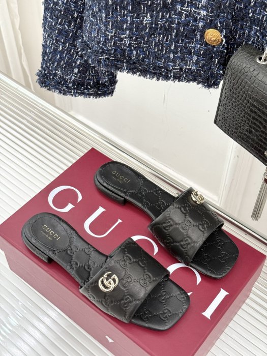 Шлепанцы фото 3