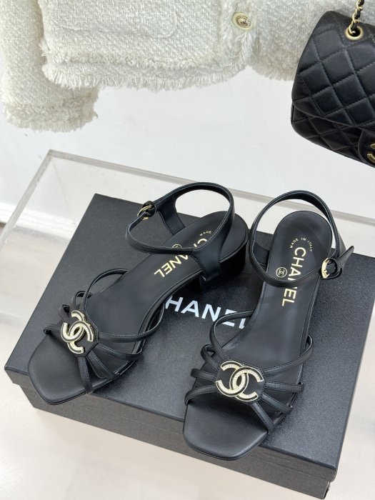 Босоножки фото 2