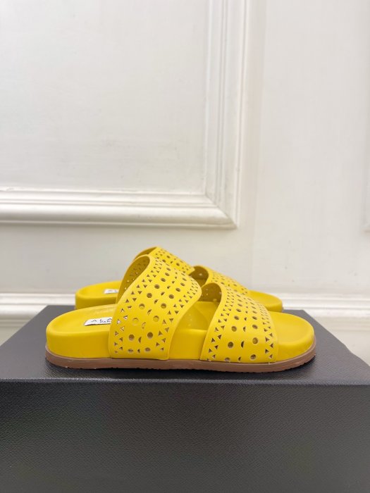 Шлепанцы женские фото 4