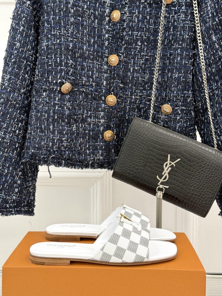 Шлепанцы женские