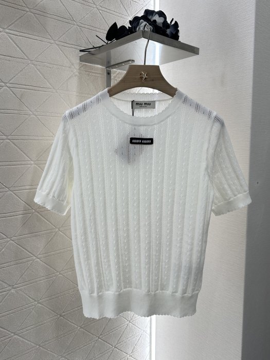 Футболка женская