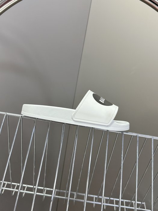 Шлепанцы фото 5