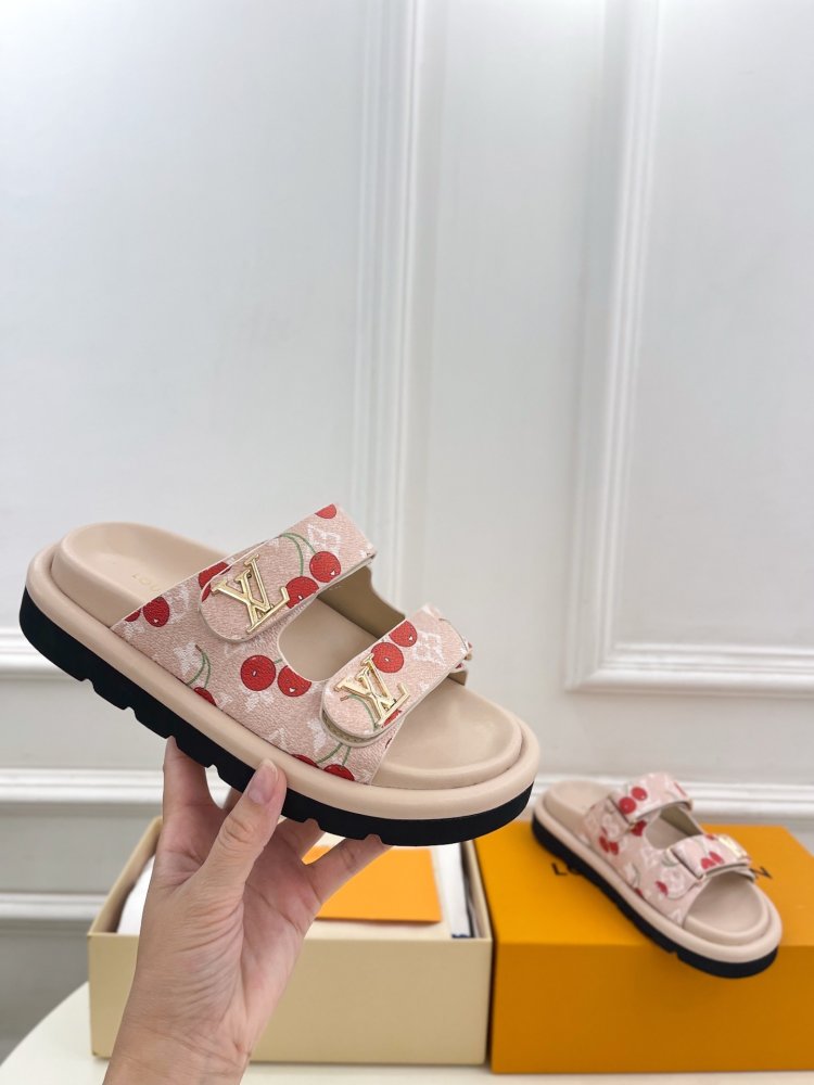 Шльопанці жіночі фото 7