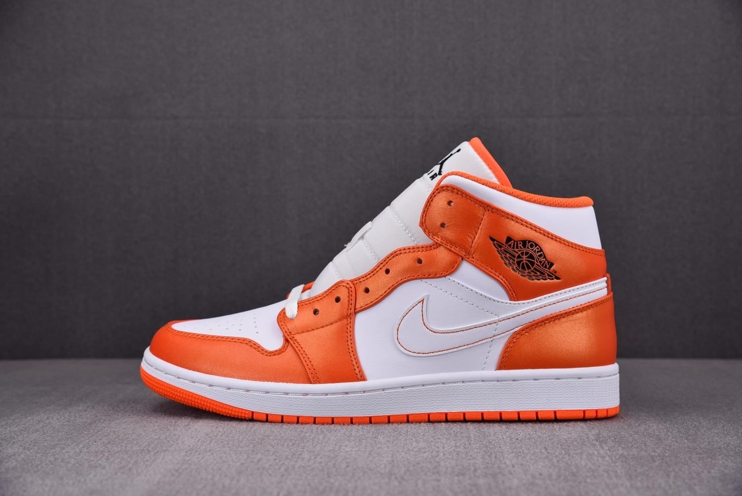 Sneakers Air Jordan 1 Mid SE White/Orange DM3531-800