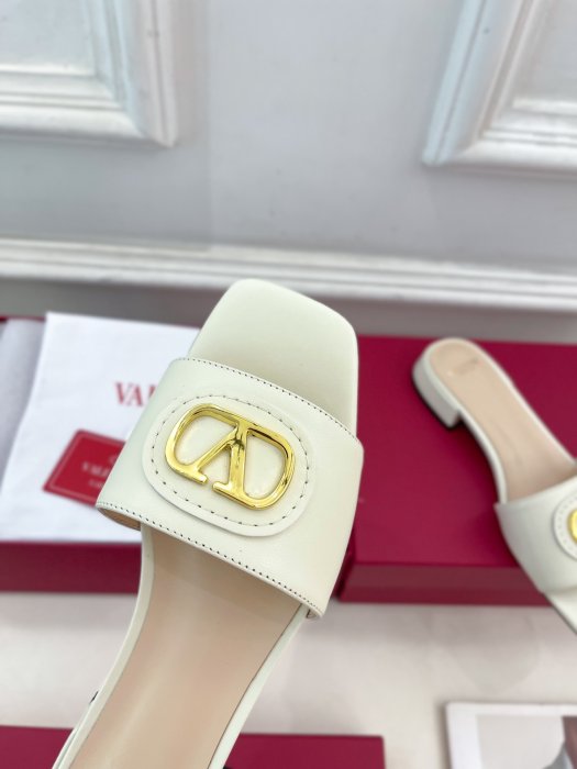 Босоножки фото 6