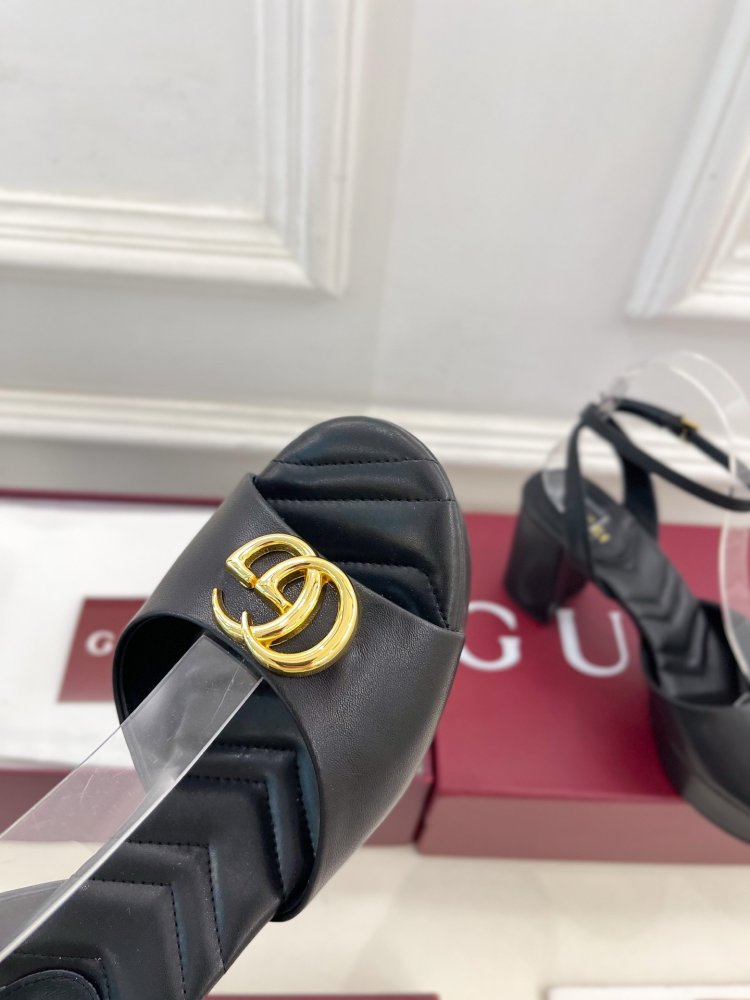 Босоножки фото 6