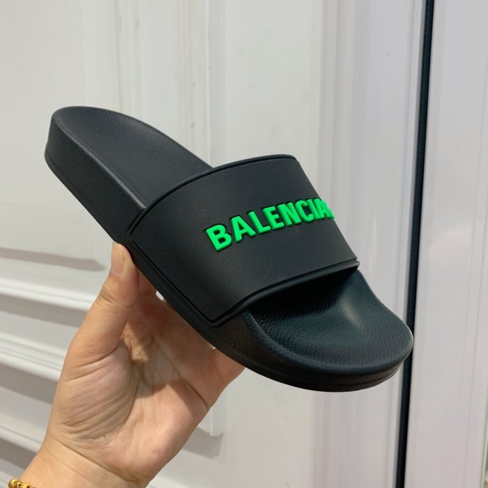 Шлепанцы фото 3