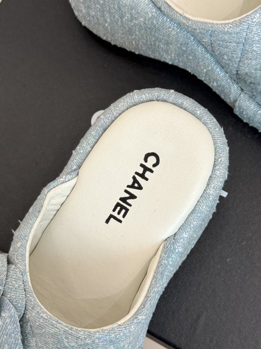 Шлепанцы женские фото 8